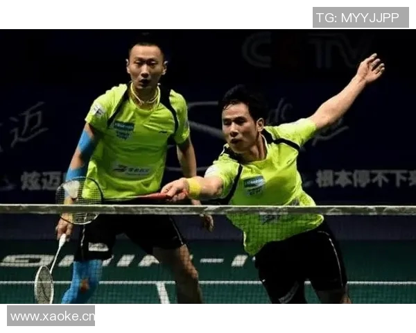 成都羽毛球队防反战术解析与实战应用探讨 成都羽毛球队防反战术解析与实战应用探讨